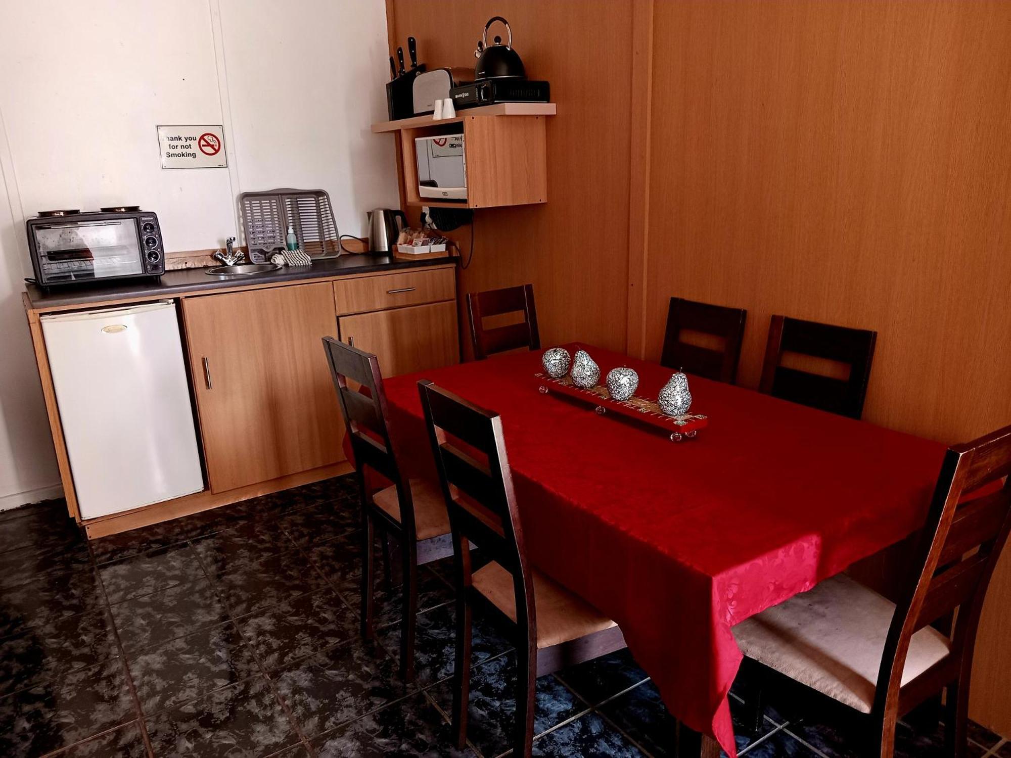 Sunrose Group Of Guesthouses 가립댐 외부 사진