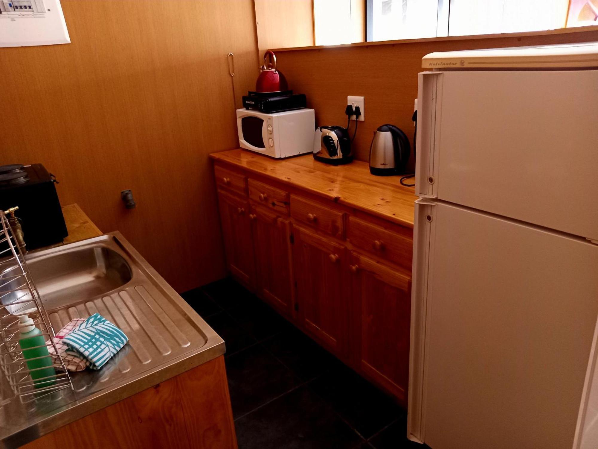 Sunrose Group Of Guesthouses 가립댐 외부 사진
